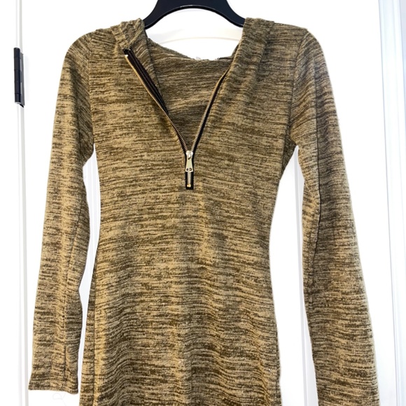 Dress - Picture 3 of 10